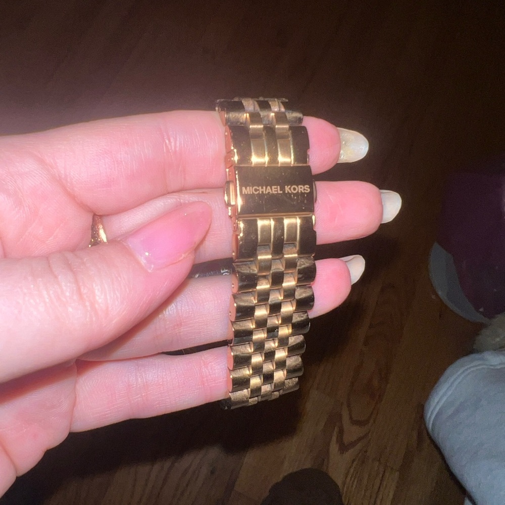 Michael Kors Rose Gold Watch - Picture 5 of 5